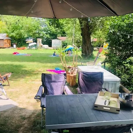 Sealander - Tiny Wohnwagen Und Boot - Ferienwohnung Creutzig Am Campingplatz Schachenhorn