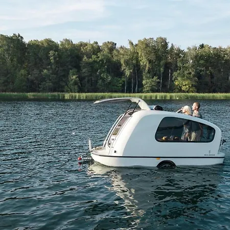 Sealander - Tiny Wohnwagen Und Boot - Ferienwohnung Creutzig Am Campingplatz Schachenhorn Campsite