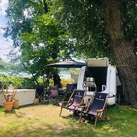 Sealander - Tiny Wohnwagen Und Boot - Ferienwohnung Creutzig Am Campingplatz Schachenhorn Kamp alanı Bodman-Ludwigshafen