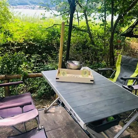 Sealander - Tiny Wohnwagen Und Boot - Ferienwohnung Creutzig Am Campingplatz Schachenhorn Kamp alanı
